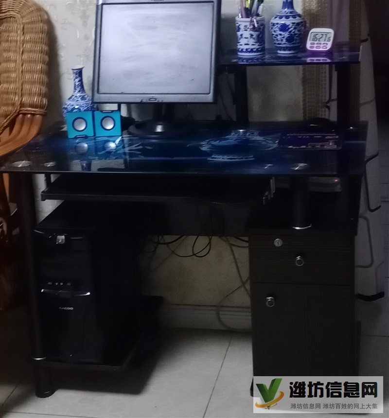 電腦桌子處理一張。全新。148元。